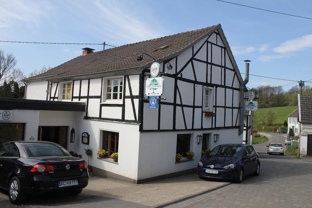 Landgasthof Alter Rommersberg Hotel Енгелскирхен Екстериор снимка